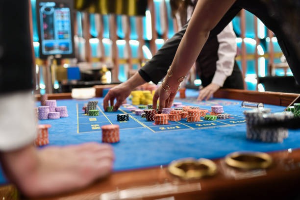 sakutoto live-dealer blackjack table with professional dealer and HD camera feeds